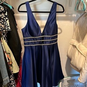 Semi formal dress with pockets